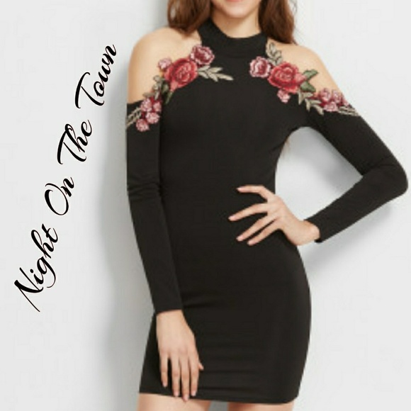 Boutique Dresses & Skirts - Cold Shoulder Bodycon Embroidered Halter Dress